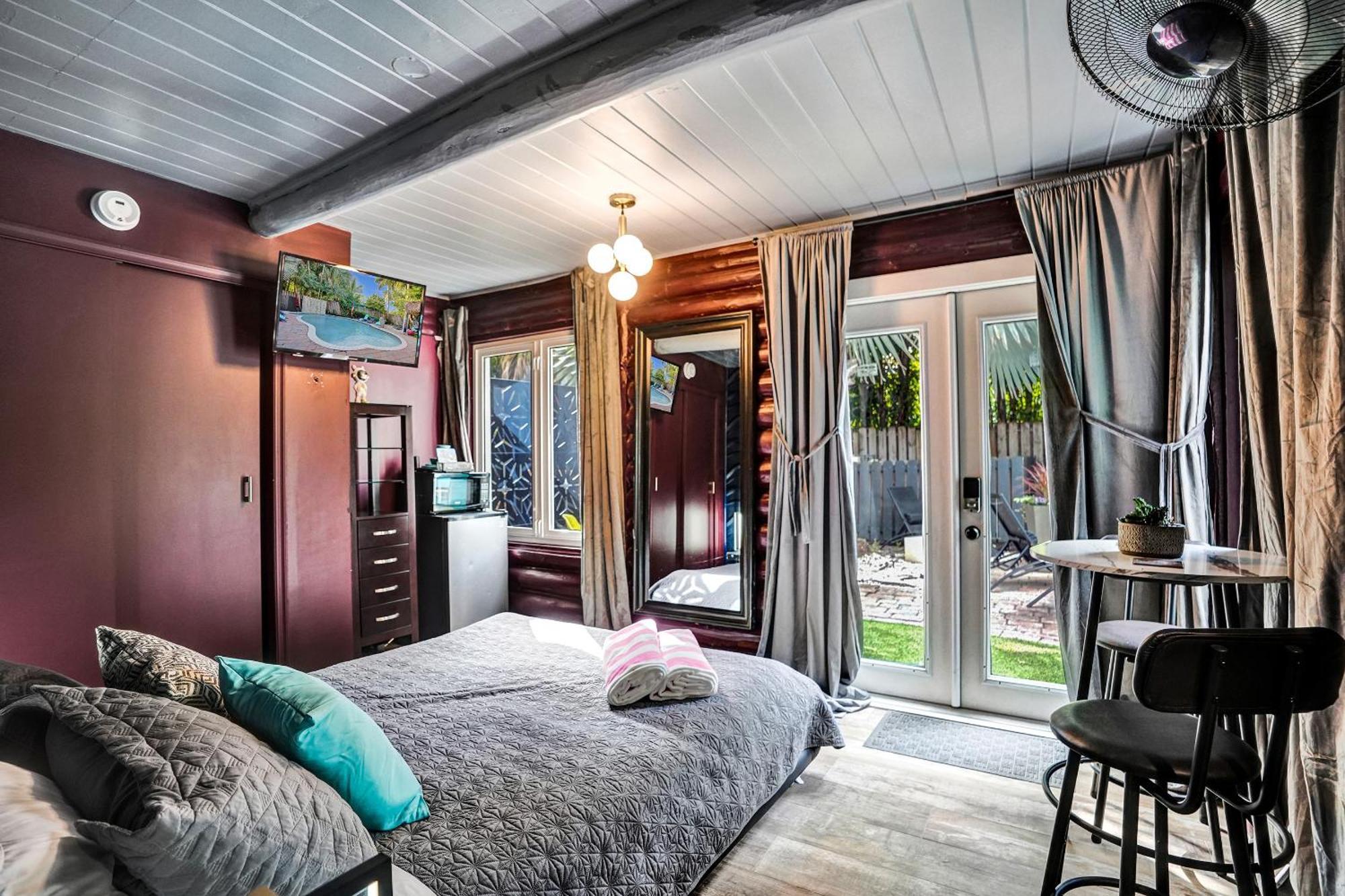 Kiki 3 - Men'S Clothing Optional Guest Houses Wilton Manors ภายนอก รูปภาพ